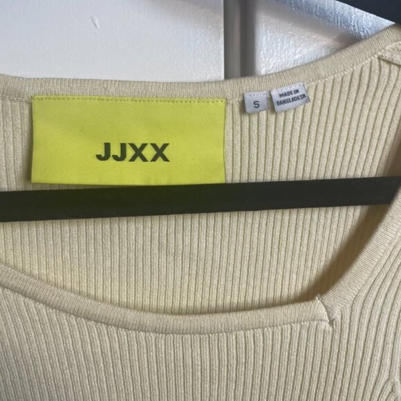 Asymmetrical Long Sleeve Top - Picture 5 of 5